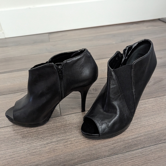Nine West peep toe ankle booties black leather - Picture 4 of 4